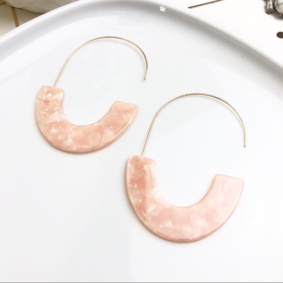 Resin hoop earrings - Picture 2 of 5